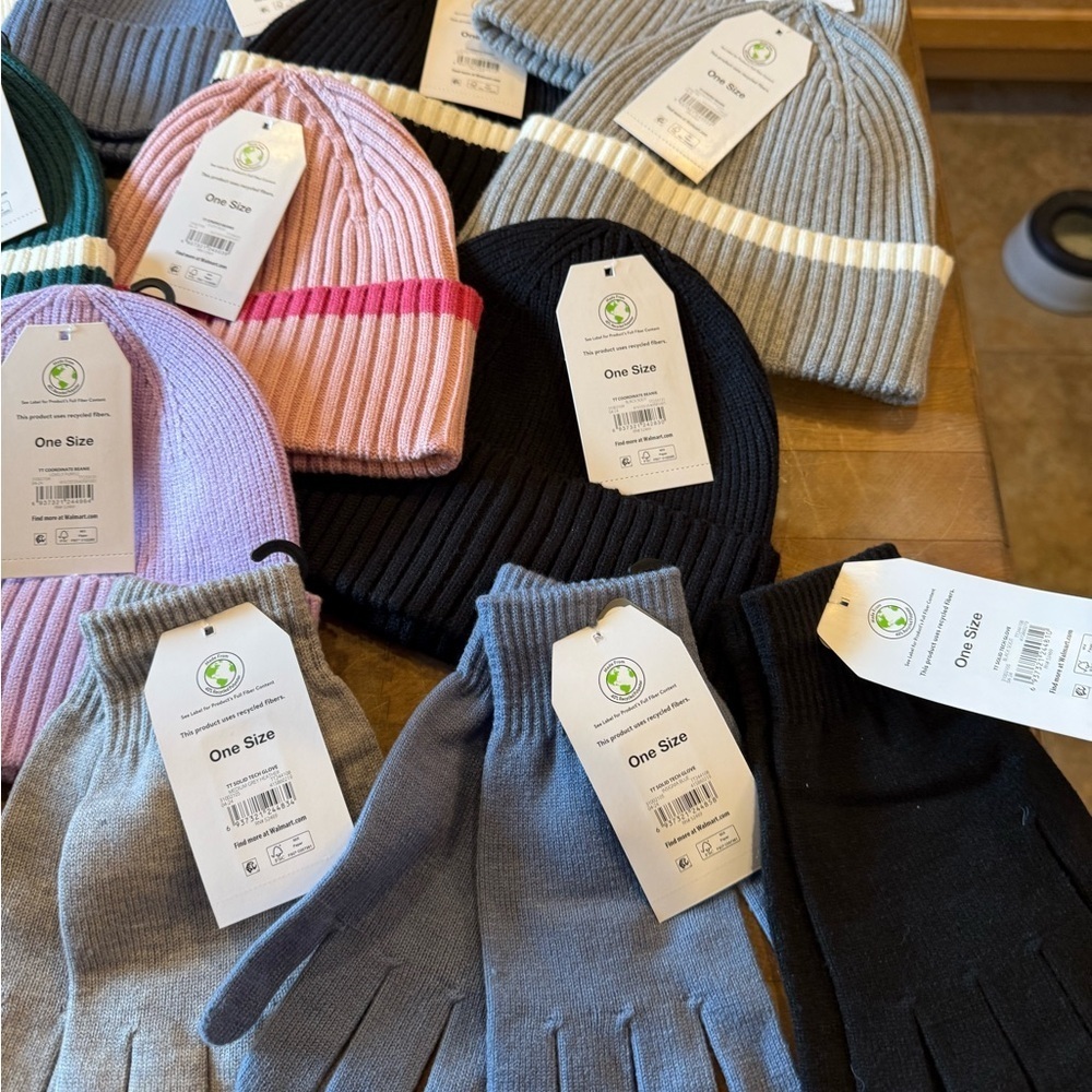 Lot of 16 Cozy Winter Women’s Beanie and Glove Set - Assorted Colors BRAND NEW - Picture 2 of 9